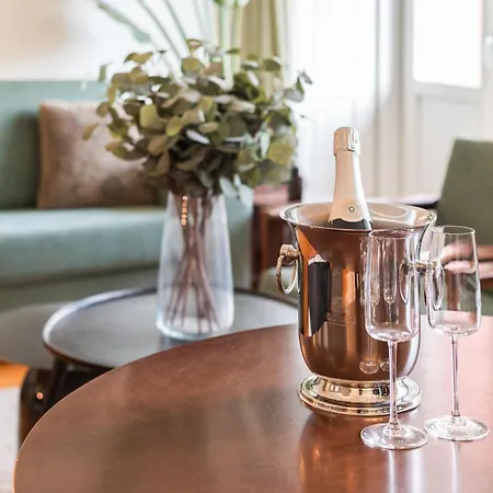 The Luxe Cube * Oporto