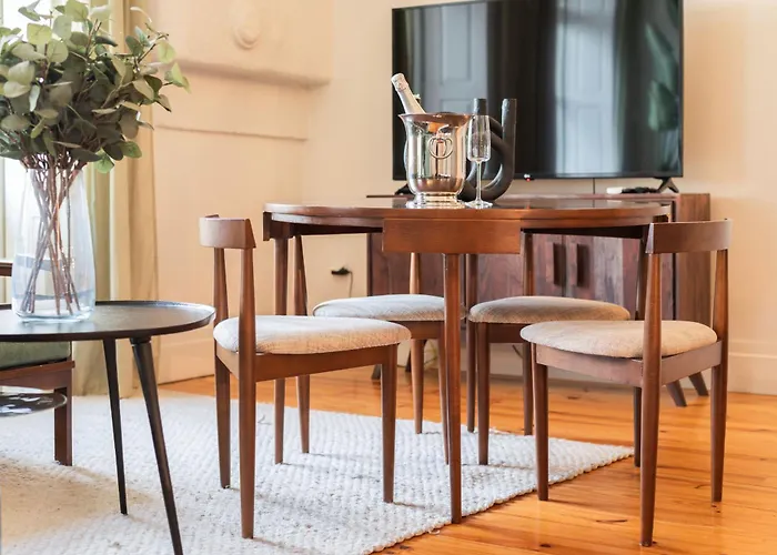 The Luxe Cube Apartman Porto